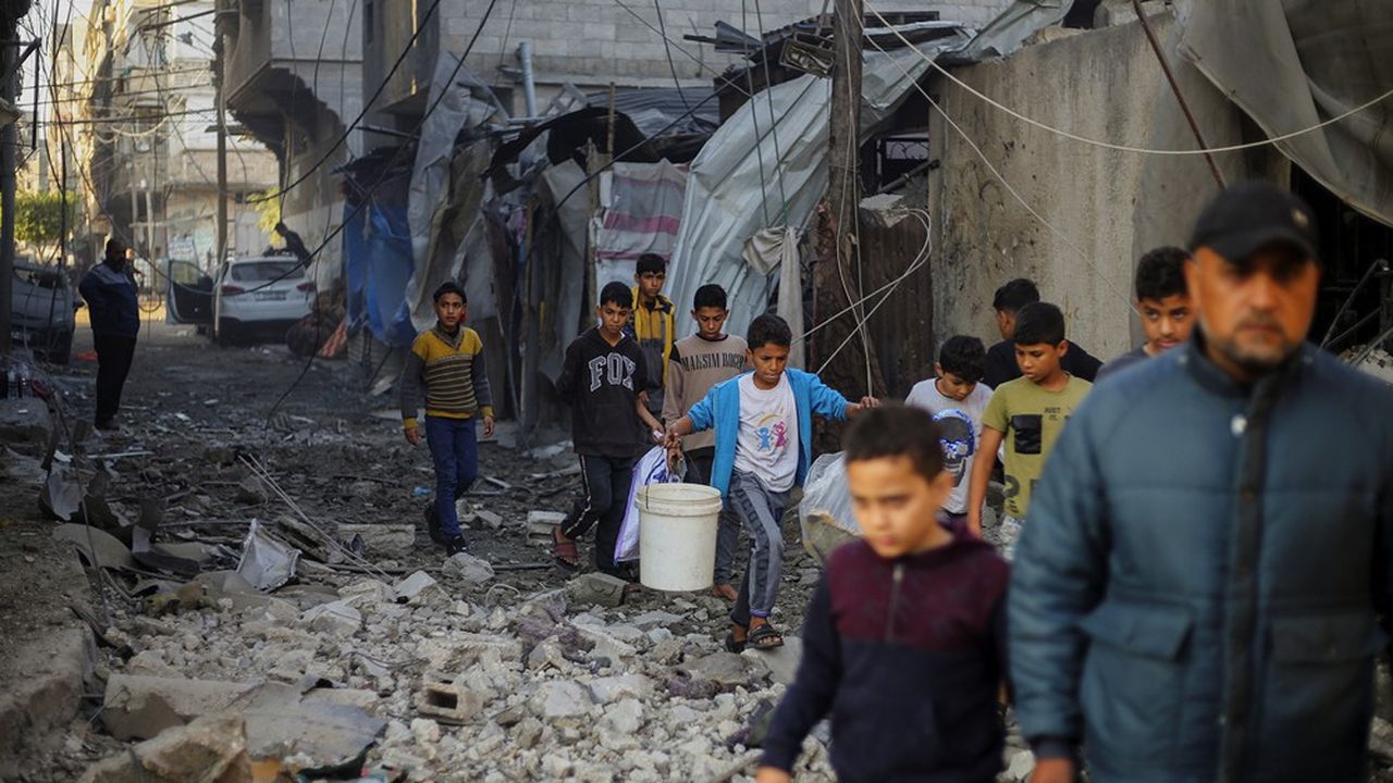 Gaza : Israël intensifie les bombardements, des efforts qataris en vue d’une trêve