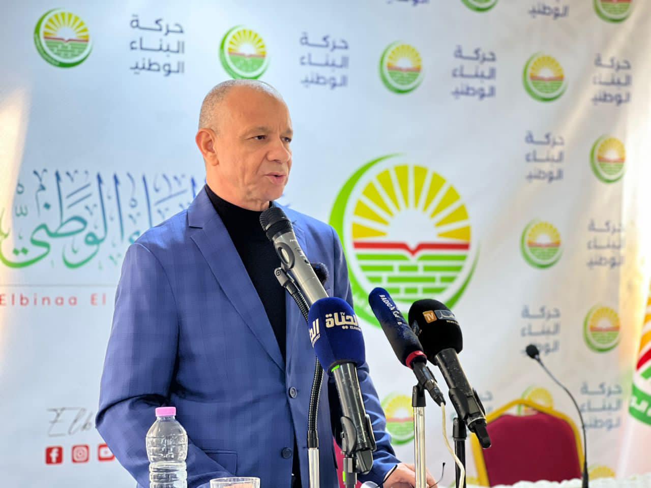 بن قرينة مُشيداً بدعم شبيبة القبائل لمولودية البيض : « لقد نُبتم عن جميع الجزائريين »: