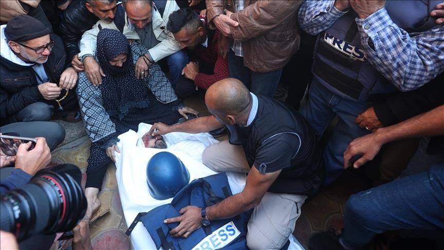 Funérailles du journaliste Samer Abu Daqqa tué dans les bombardements israéliens sur Gaza