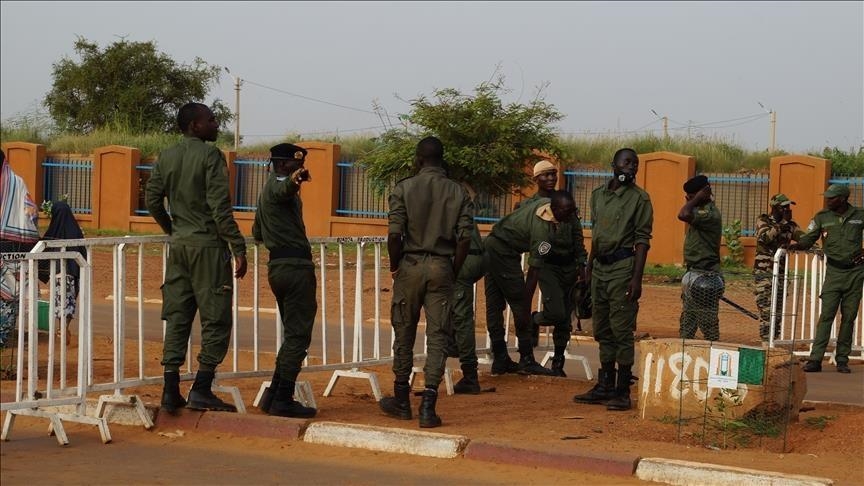 La France annonce la fermeture « jusqu’à nouvel ordre » de son ambassade au Niger
