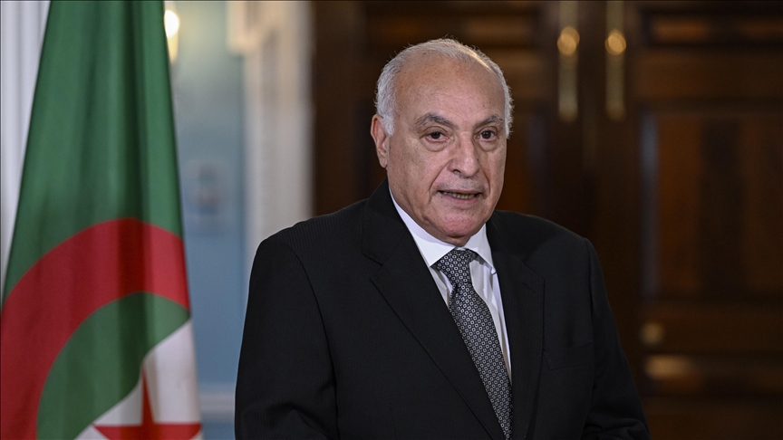 الجزائر: القصف الأمريكي البريطاني لمدن يمنية « تصعيد خطير »