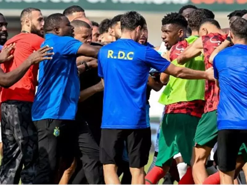 Propos racistes de Regragui contre Mbemba : la Fédération congolaise de Football condamne