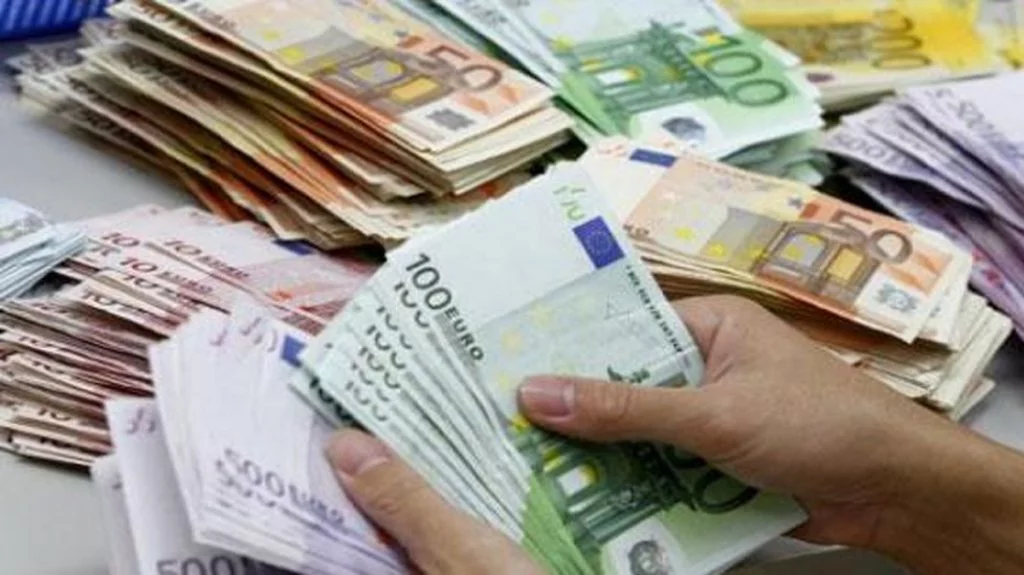 L’euro se stabilise sur le marché parallèle
