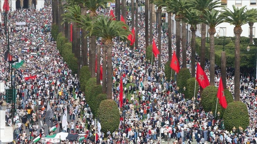 وسط استمرار منع المسيرات في الجزائر: ألاف المغاربة والتوانسة في الشارع رفضاً لاجتياح رفح