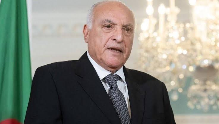 وزير الخارجية:  » أزمة مقر السفارة بالرباط طُويت بعد رد لائق من المغرب »