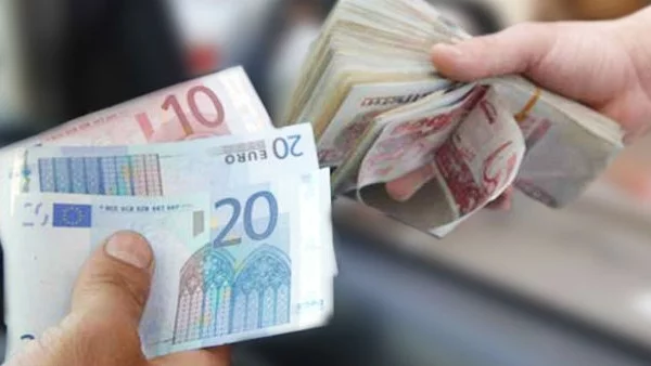 L’Euro repart à la hausse face au dinar sur le marché parallèle