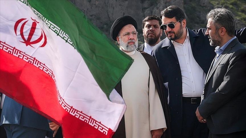 Iran: crash de l’un des hélicoptères du convoi du président iranien, Ebrahim Raïssi